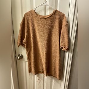 men’s knit casual shirt in a brown/tan & distressed